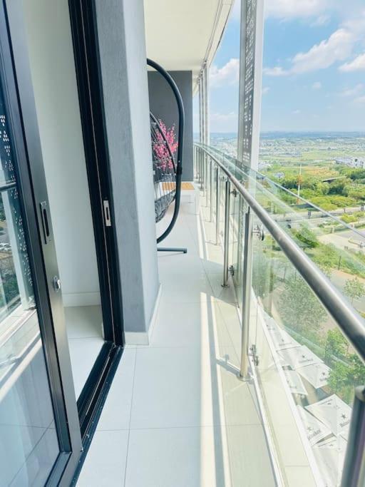 Waterfall Peaceful Oyster Apartment Midrand